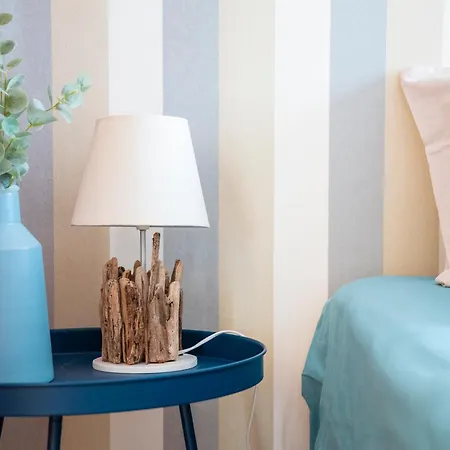 Boutique With Bbq Terrace And Ocean Views דירה