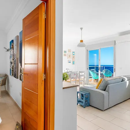 Boutique With Bbq Terrace And Ocean Views