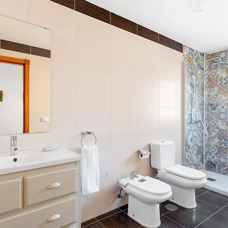 Boutique With Bbq Terrace And Ocean Views Lejlighed