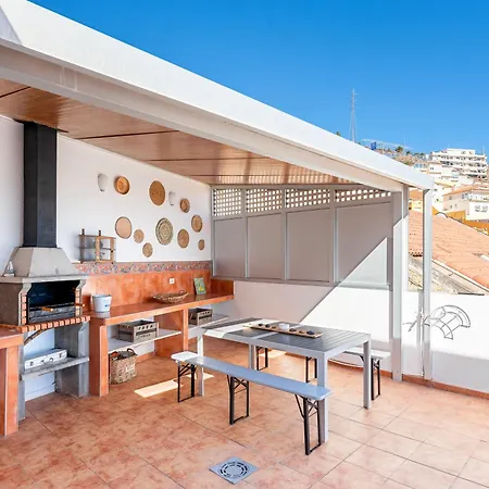 Boutique With Bbq Terrace And Ocean Views