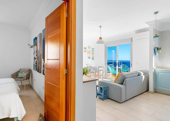 Boutique With Bbq Terrace And Ocean Views