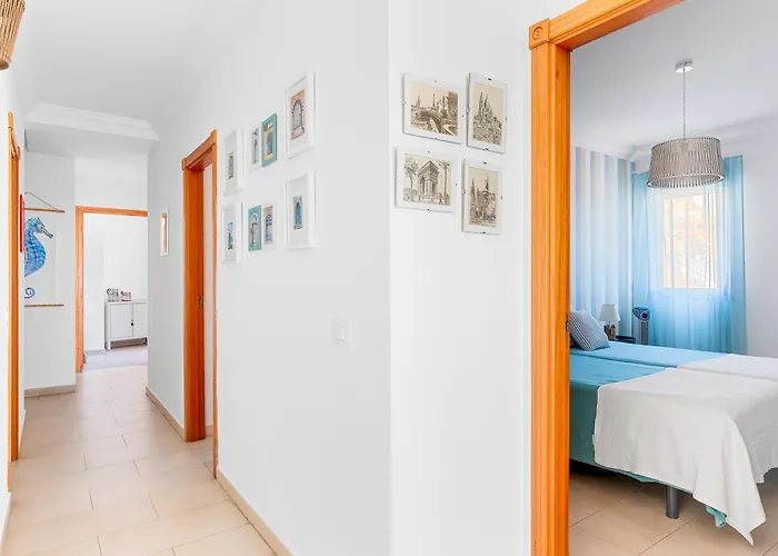 Boutique With Bbq Terrace And Ocean Views